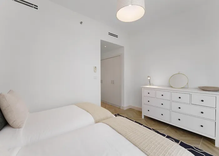 Maison Privee - Blissful Living With Dubai Marina Waterfront Views