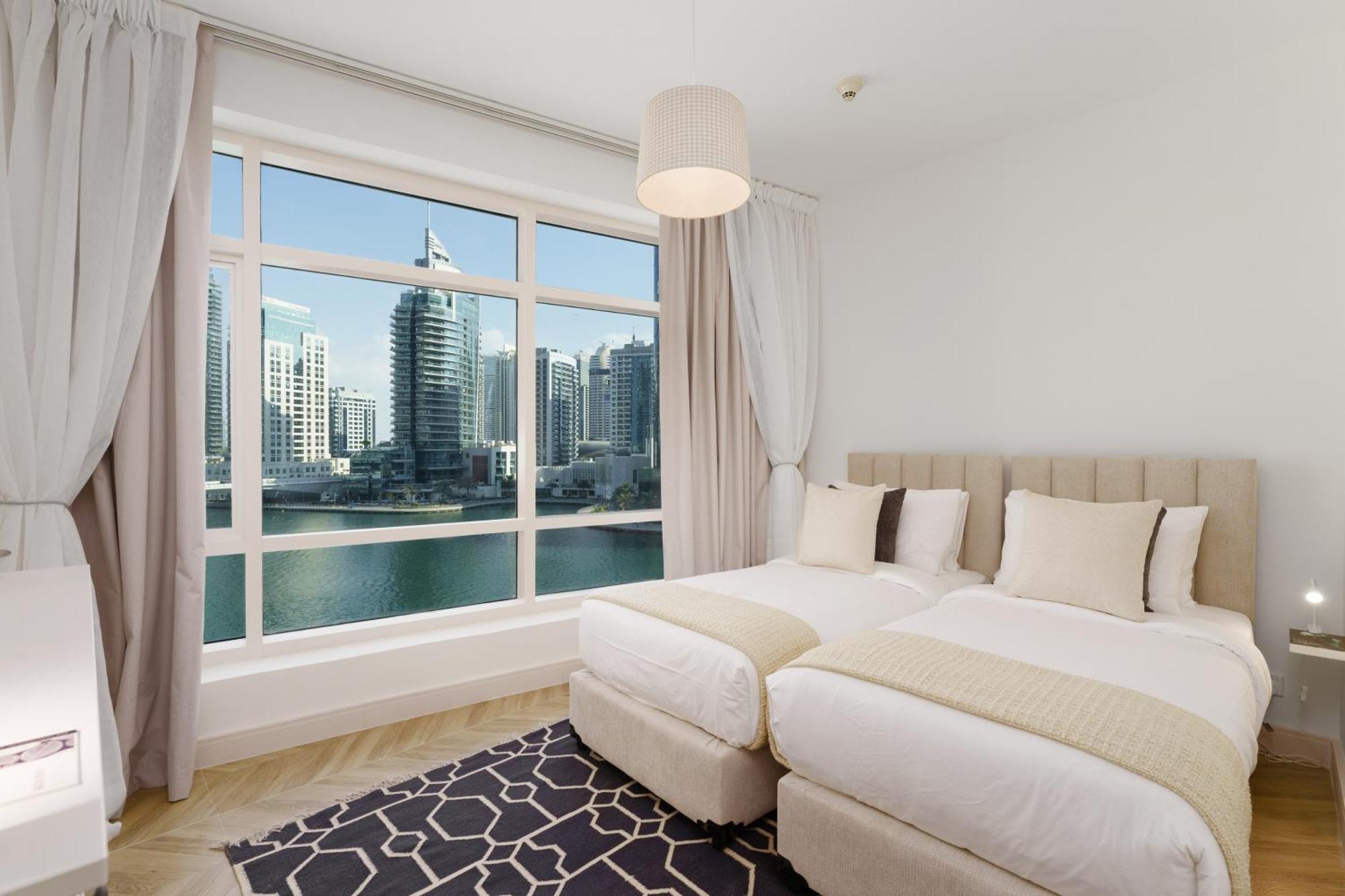 Maison Privee - Blissful Living With Marina Waterfront Views Дубай