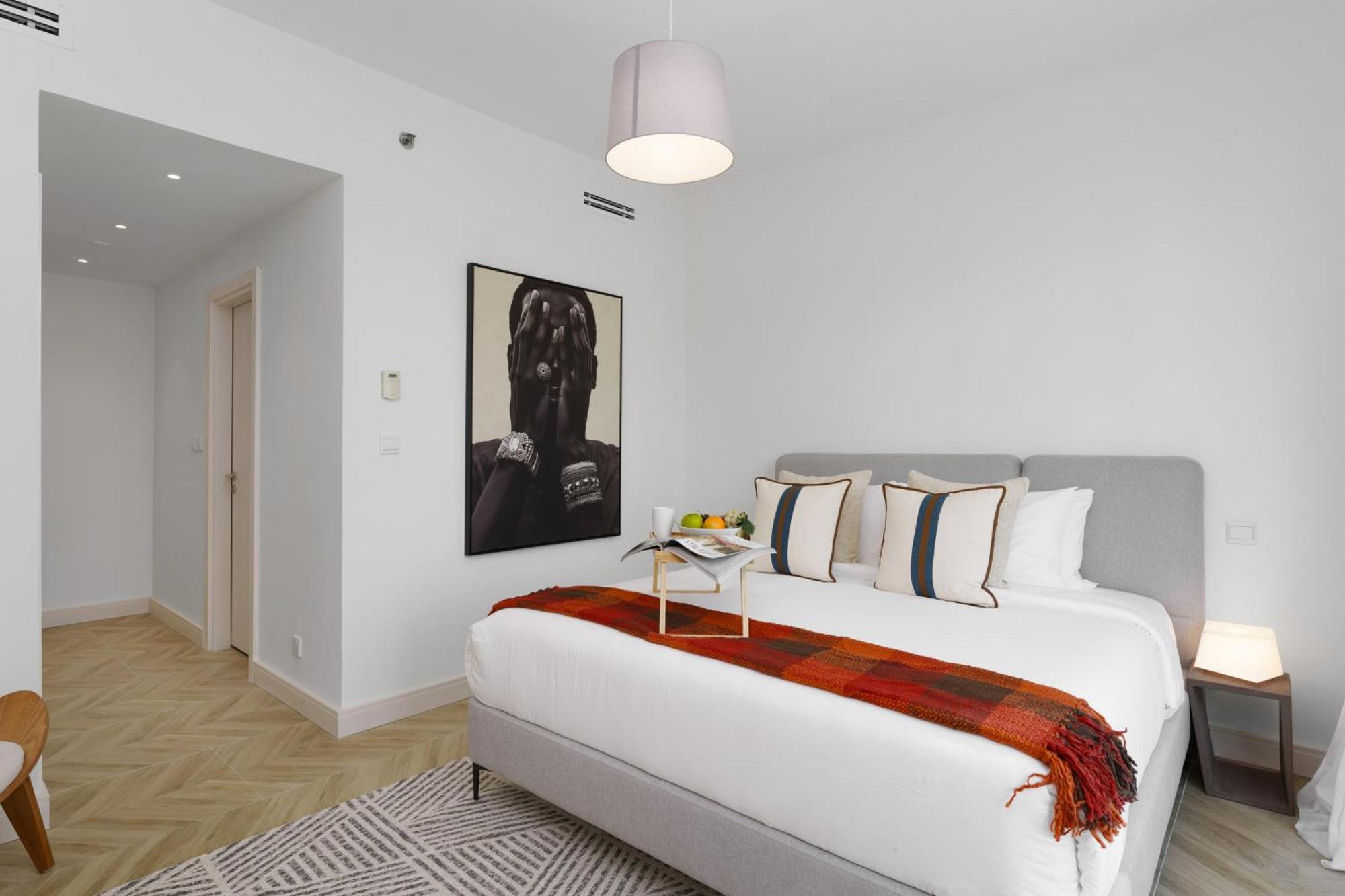 Апартаменты Maison Privee - Blissful Living With Marina Waterfront Views Дубай