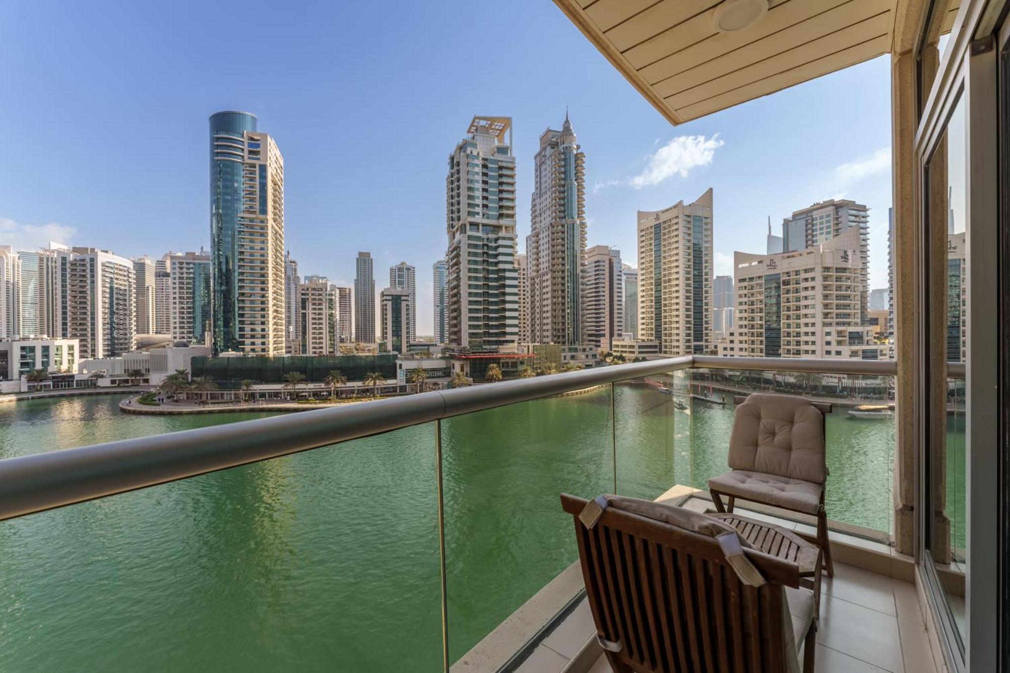 Апартаменты Maison Privee - Blissful Living With Marina Waterfront Views *