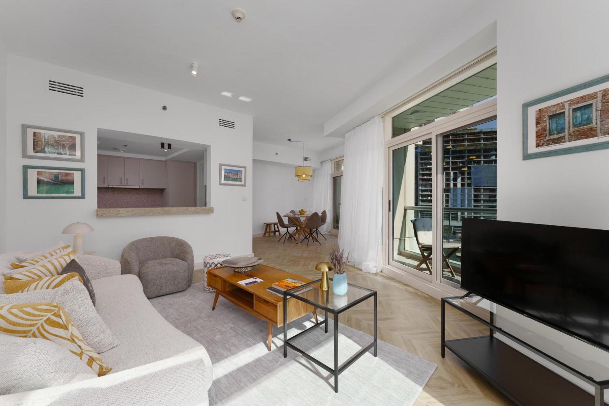 Maison Privee - Blissful Living With Marina Waterfront Views Дубай
